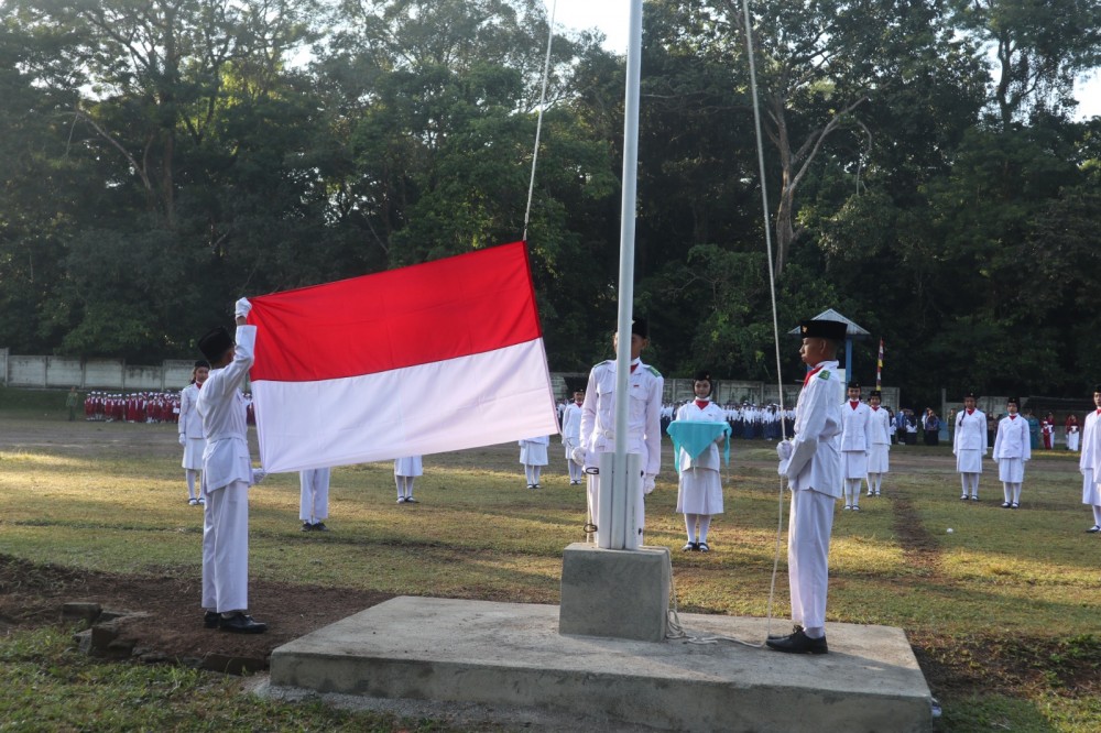 UPACARA BENDERA MEMPERINGATI HUT RI KE 80 DESA SURANADI